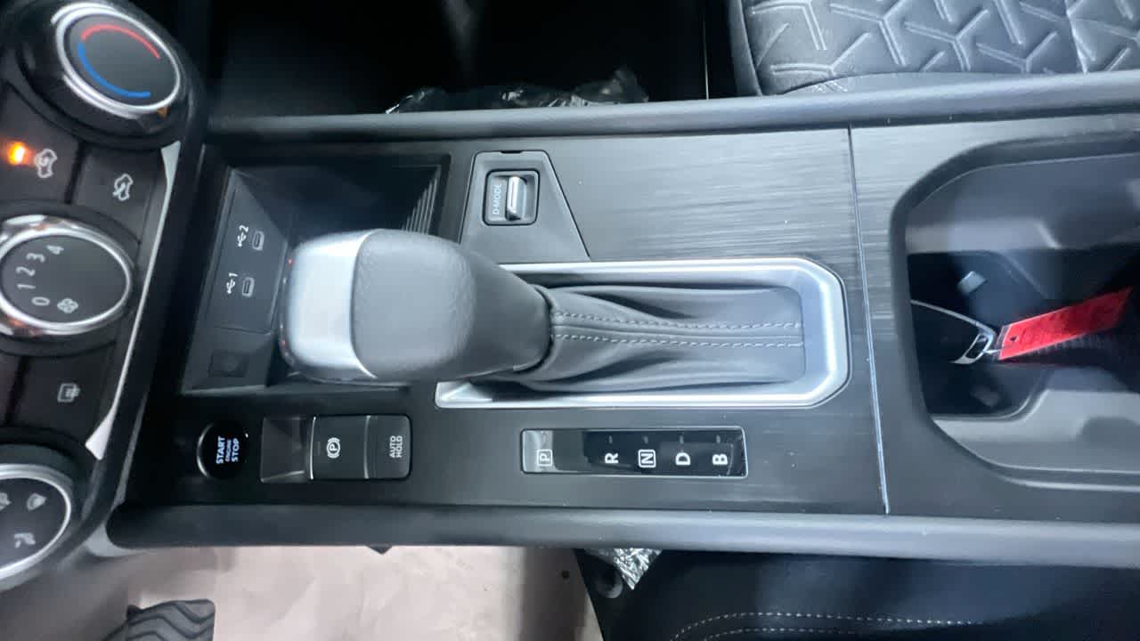 new 2025 Nissan Kicks car, priced at $26,184