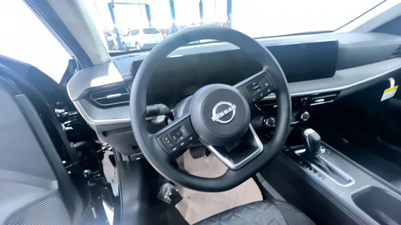 new 2025 Nissan Kicks car, priced at $26,184