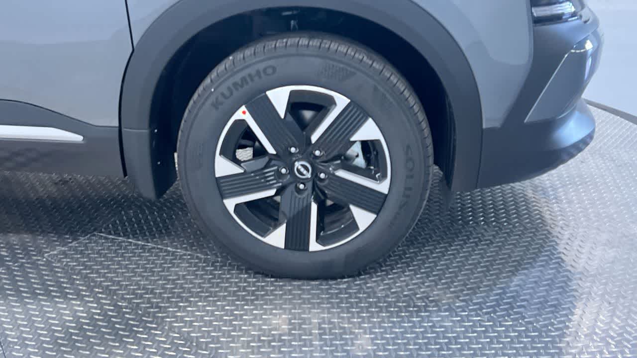 new 2025 Nissan Kicks car, priced at $26,184