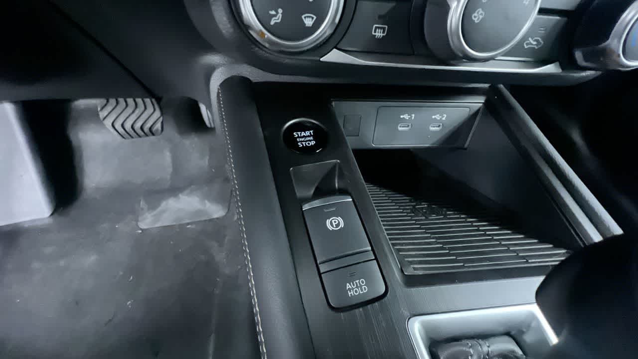 new 2025 Nissan Kicks car, priced at $26,184
