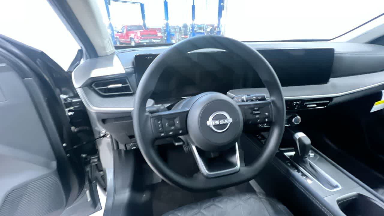 new 2025 Nissan Kicks car, priced at $26,184
