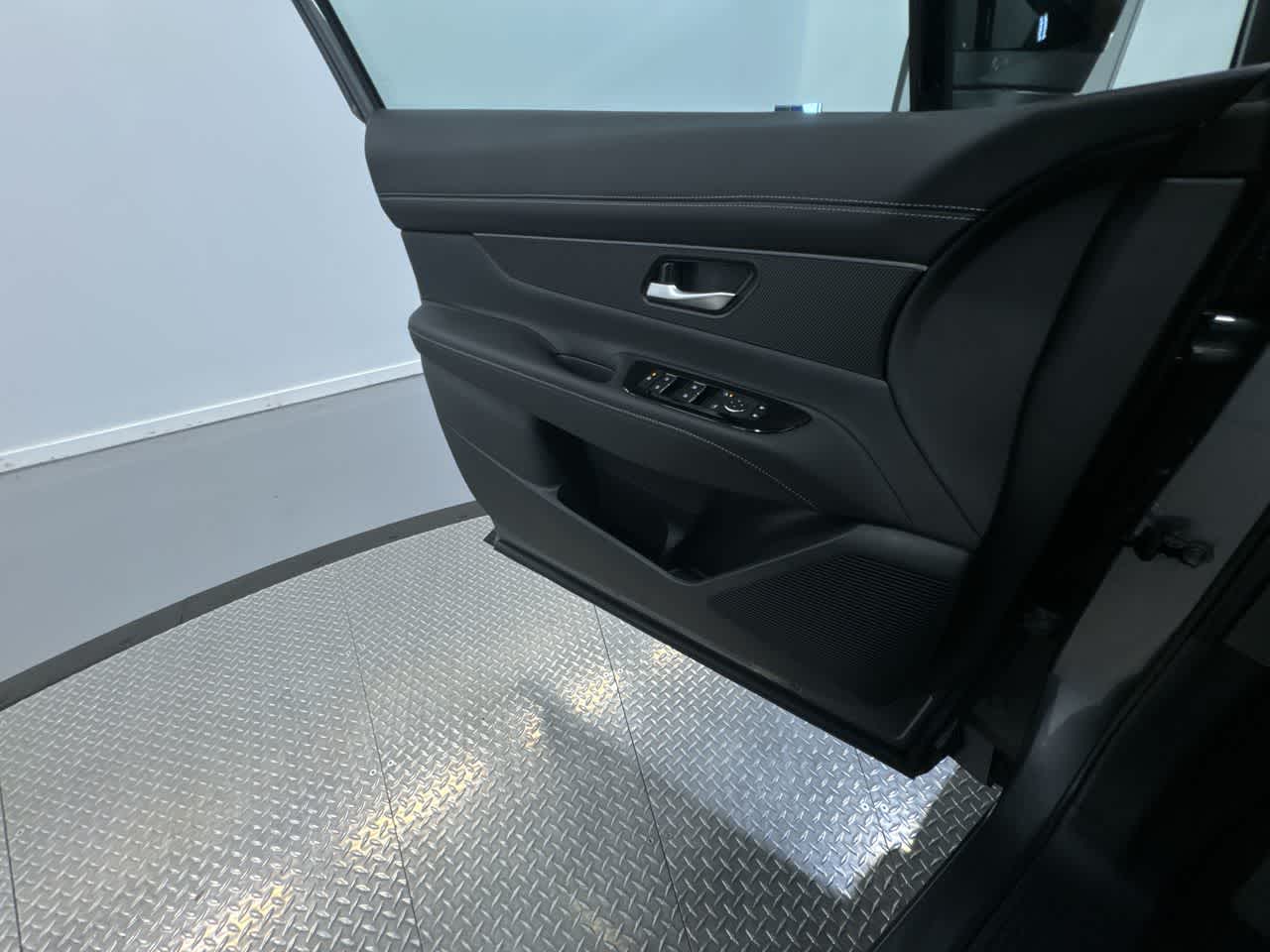 new 2025 Nissan Murano car, priced at $40,634