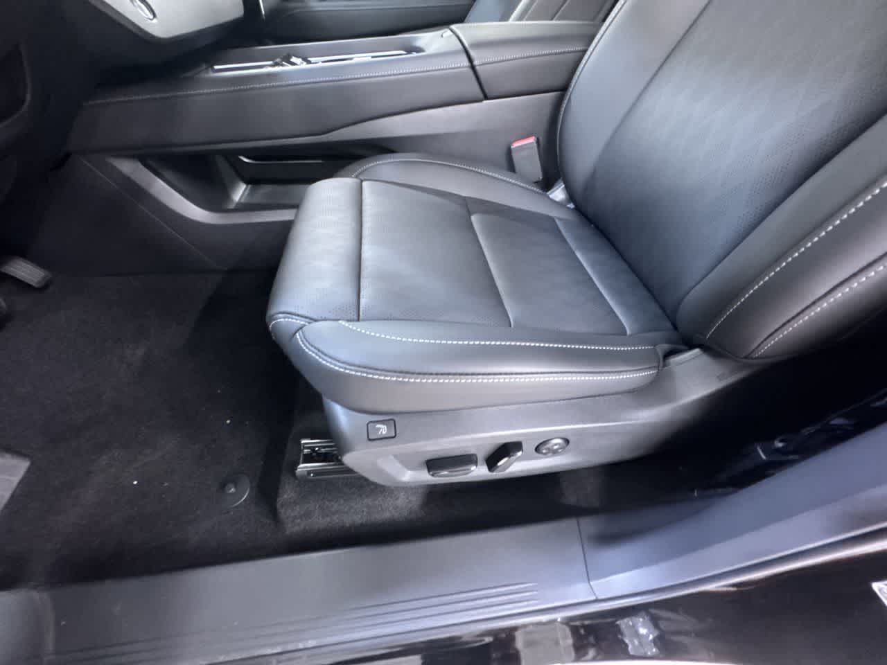 new 2025 Nissan Murano car, priced at $45,354
