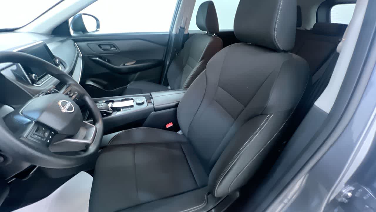 used 2025 Nissan Rogue car, priced at $29,995