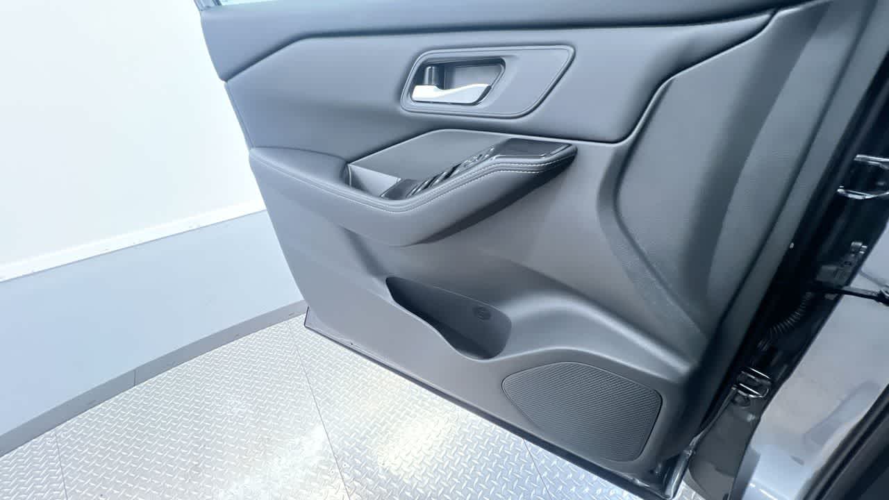 new 2025 Nissan Rogue car, priced at $33,385