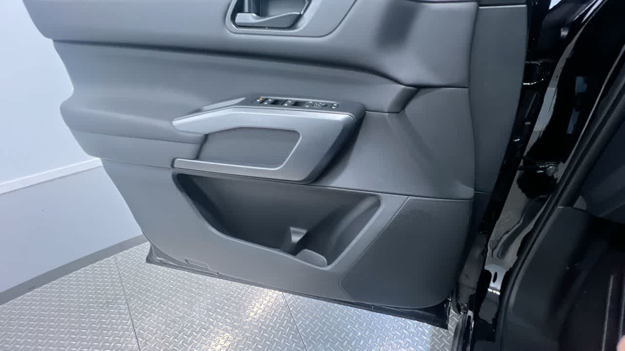 new 2025 Nissan Pathfinder car, priced at $41,405