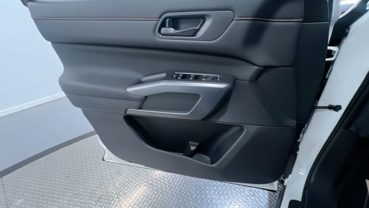 new 2025 Nissan Pathfinder car, priced at $41,405