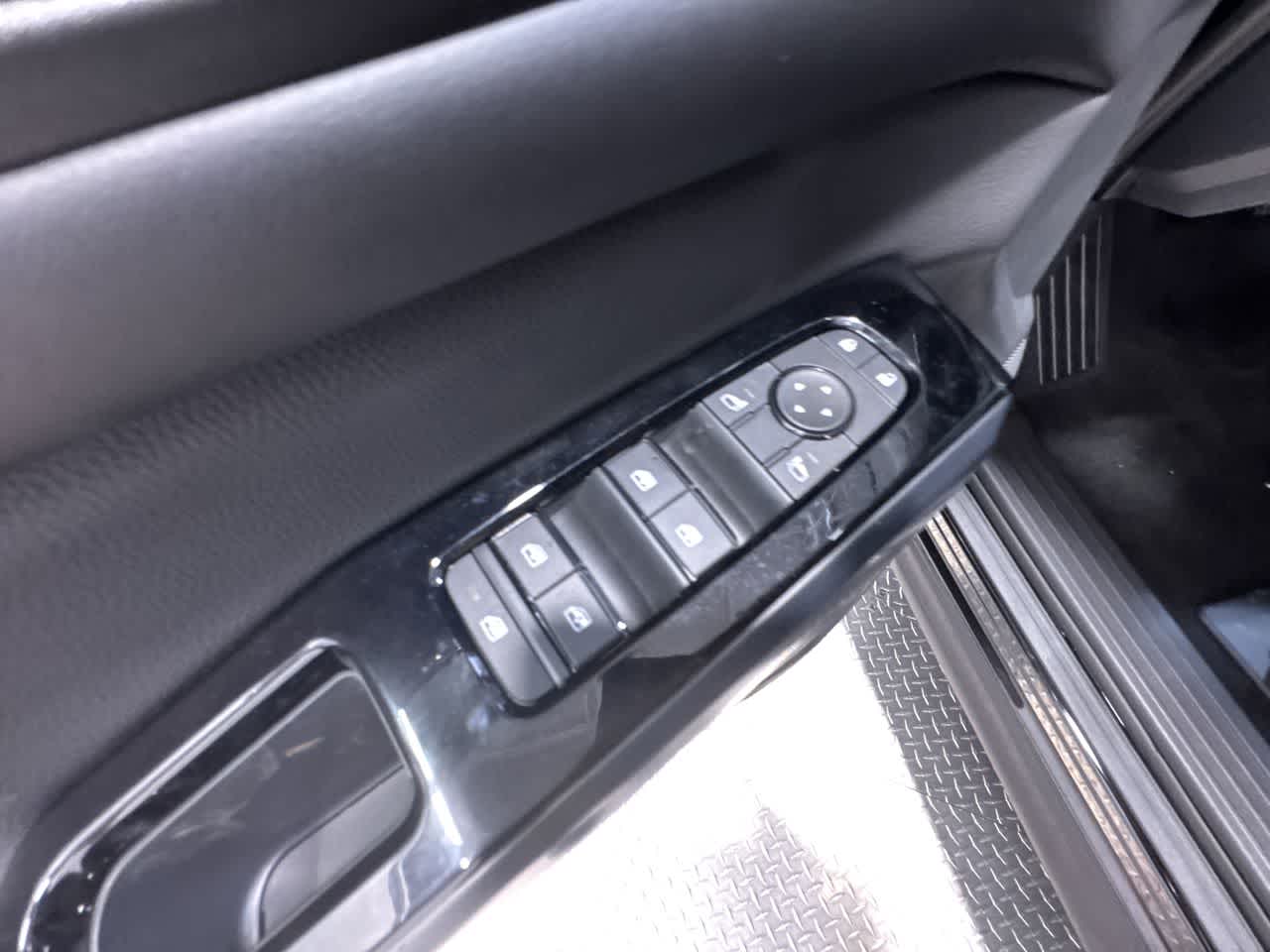 new 2025 Nissan Pathfinder car, priced at $49,925