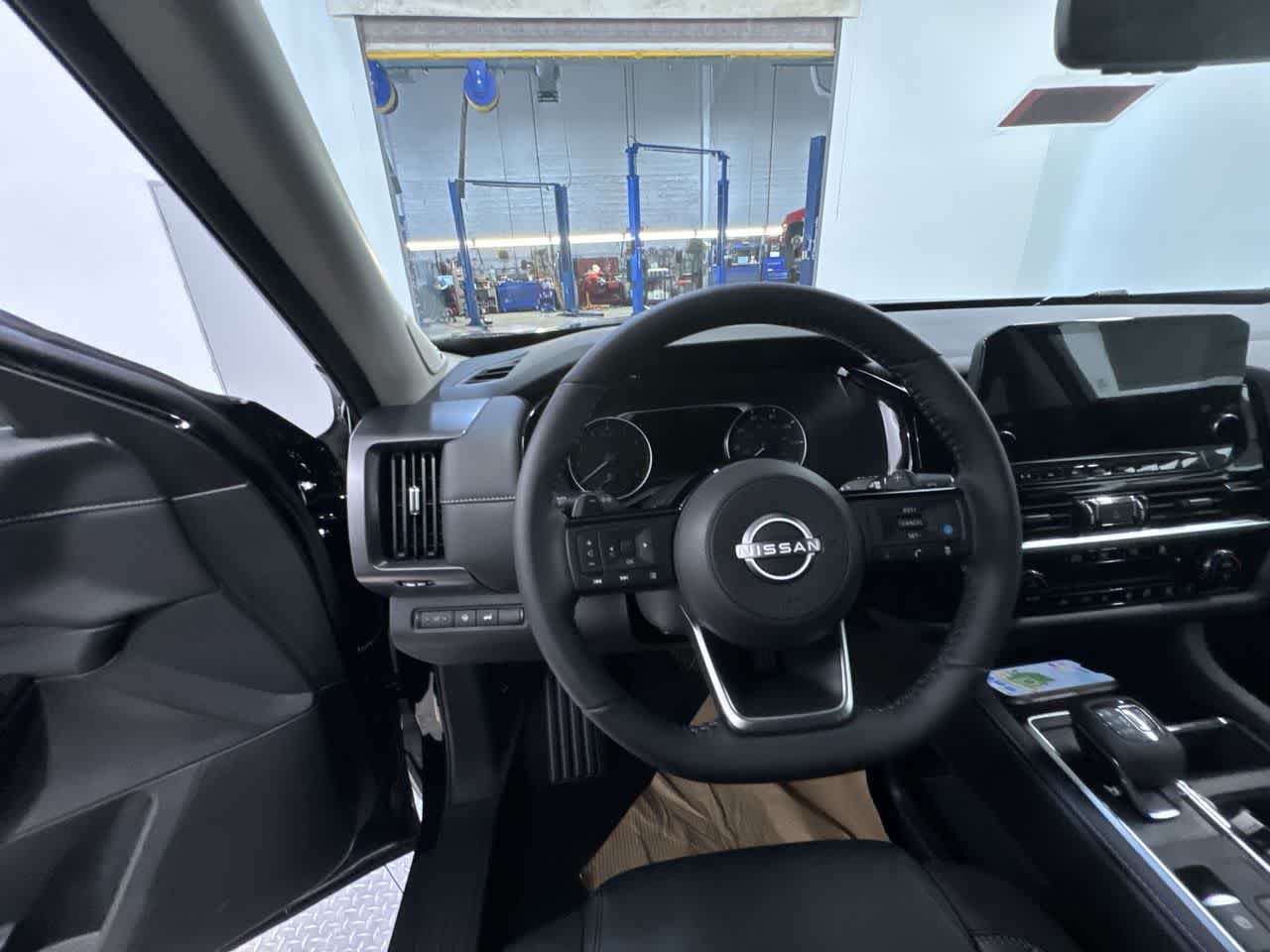 new 2025 Nissan Pathfinder car, priced at $49,925