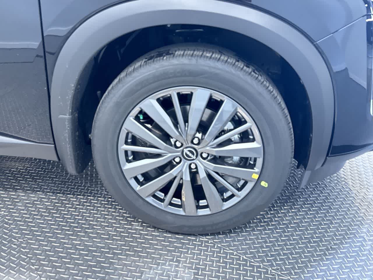 new 2025 Nissan Pathfinder car, priced at $49,925