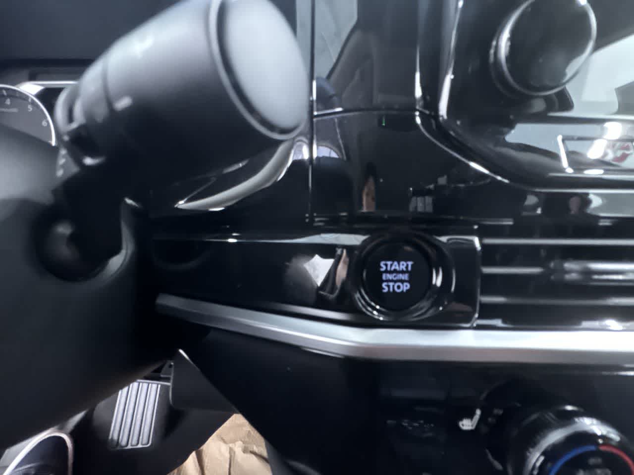 new 2025 Nissan Pathfinder car, priced at $49,925