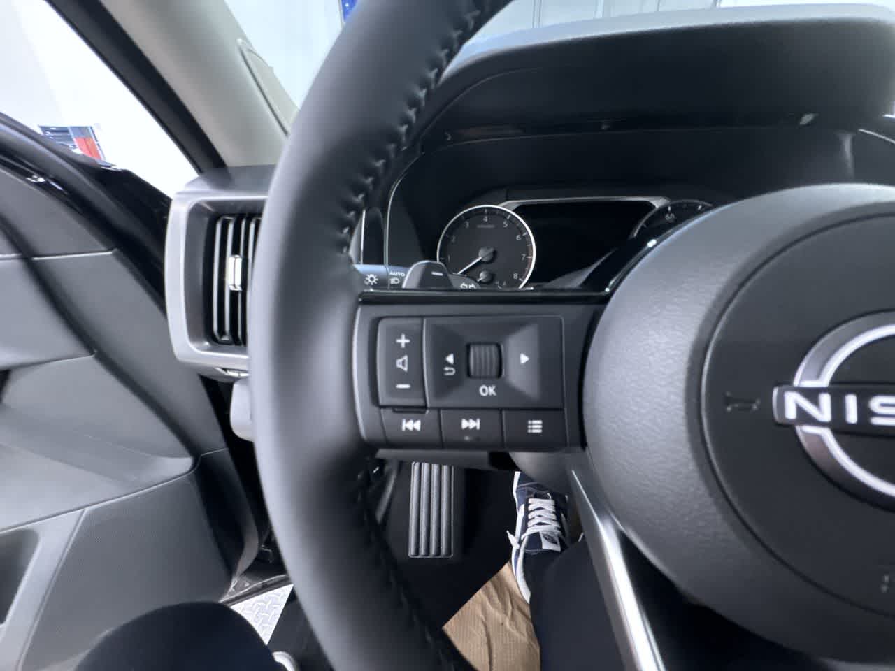 new 2025 Nissan Pathfinder car, priced at $49,925