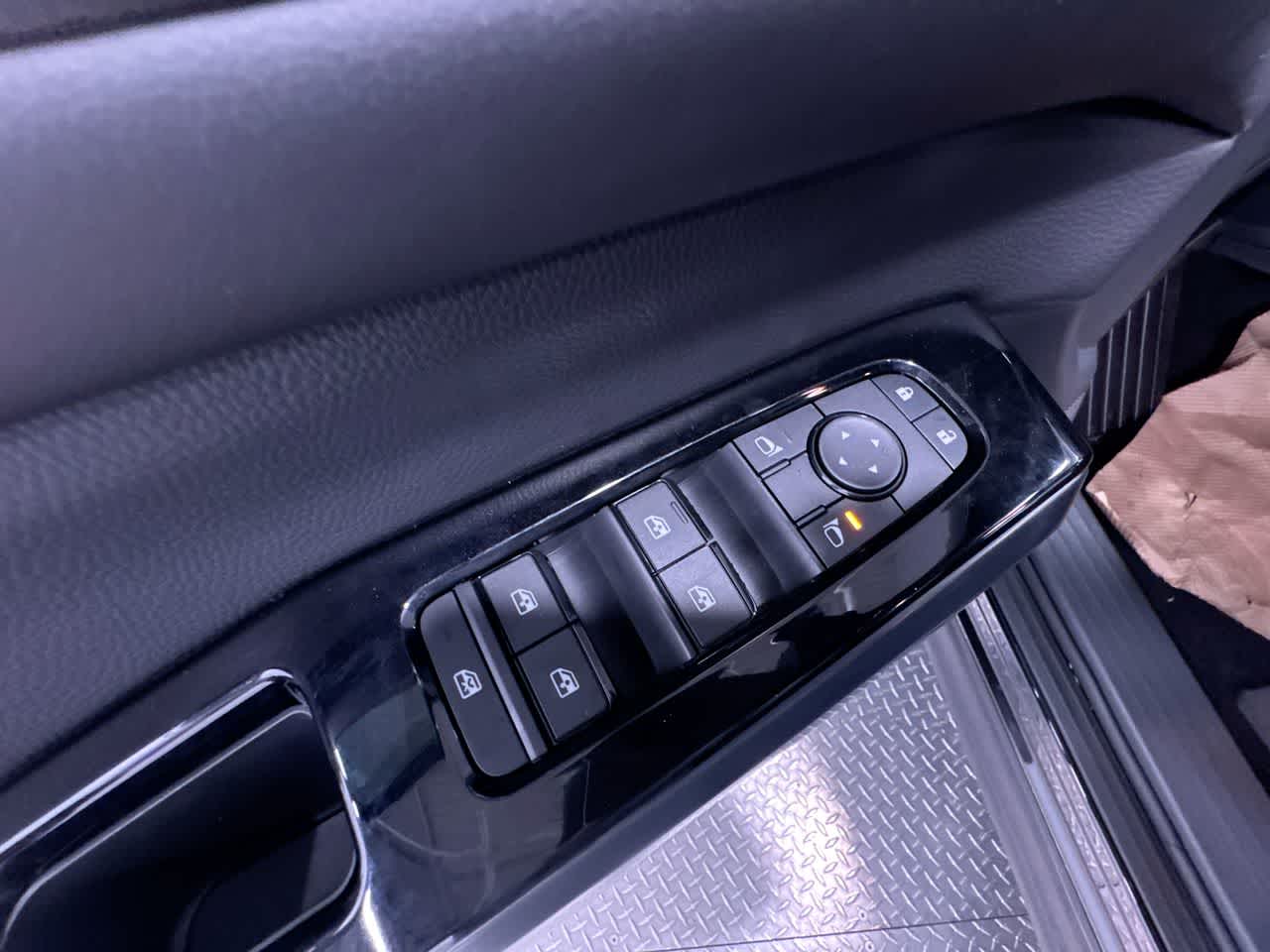 new 2025 Nissan Pathfinder car, priced at $40,982