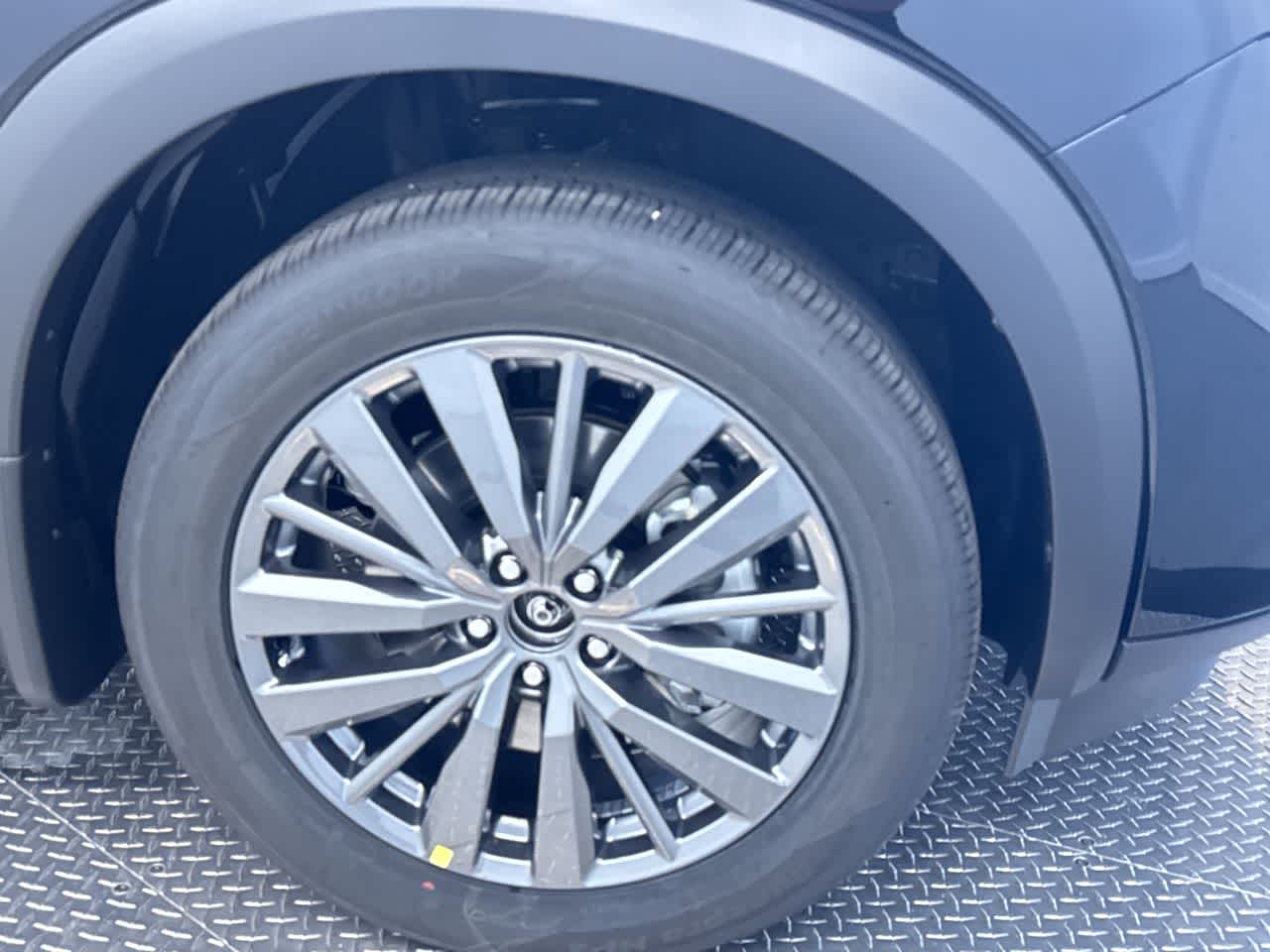 new 2025 Nissan Pathfinder car, priced at $46,443