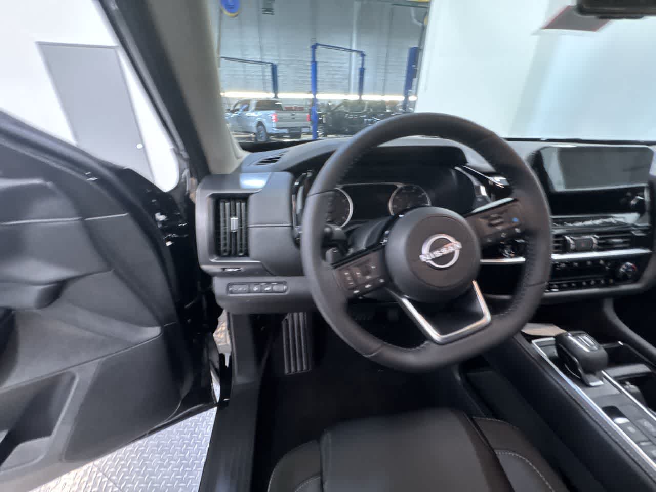 new 2025 Nissan Pathfinder car, priced at $46,443