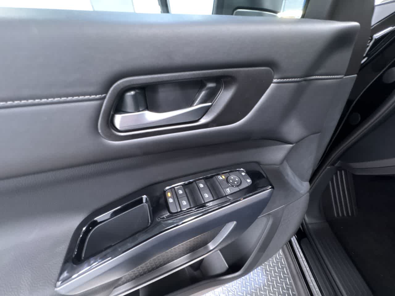 new 2025 Nissan Pathfinder car, priced at $46,443