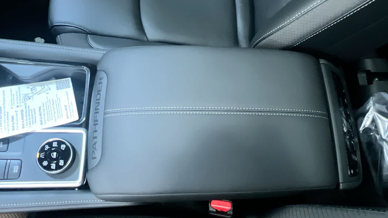 new 2025 Nissan Pathfinder car, priced at $45,571
