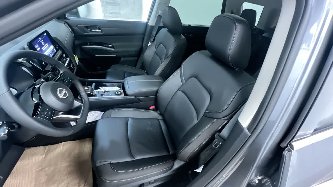 new 2025 Nissan Pathfinder car, priced at $45,571