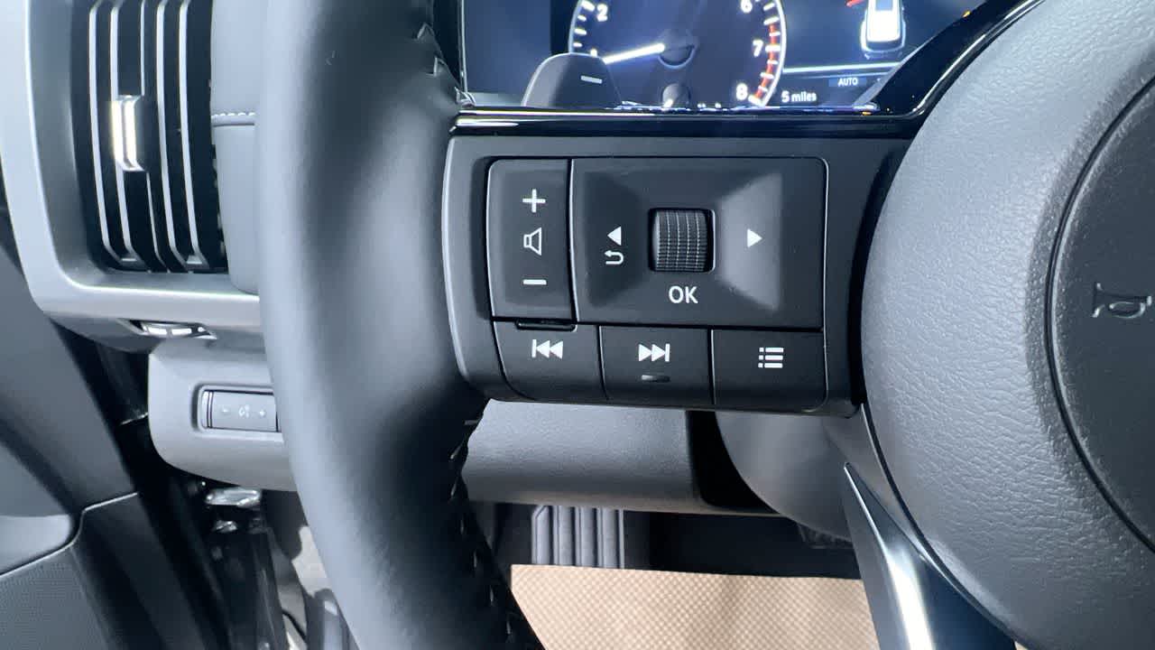 new 2025 Nissan Pathfinder car, priced at $45,571