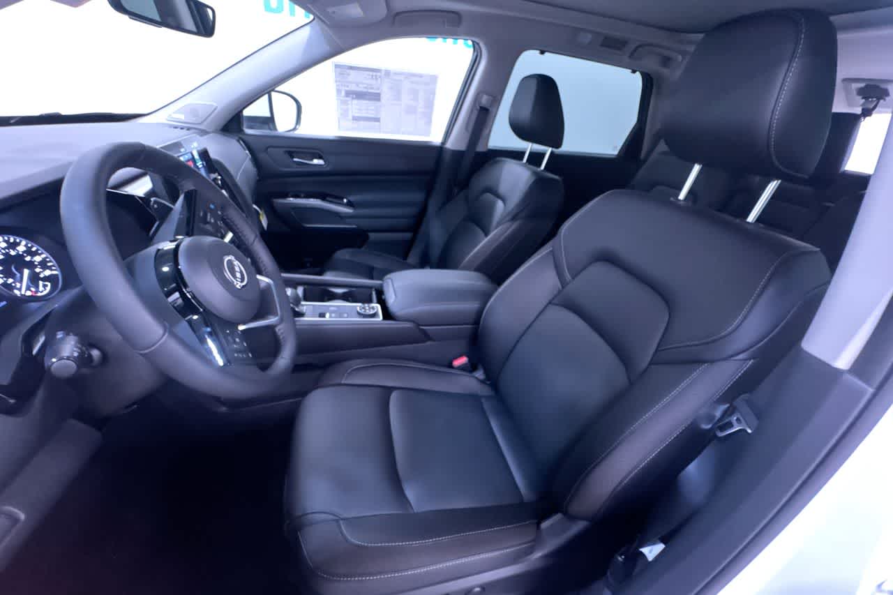 new 2025 Nissan Pathfinder car, priced at $50,885