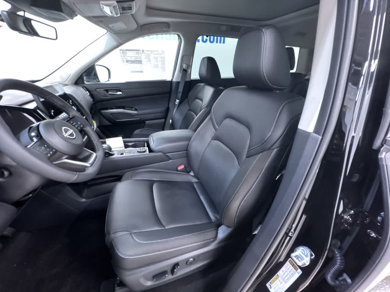 new 2025 Nissan Pathfinder car, priced at $49,925