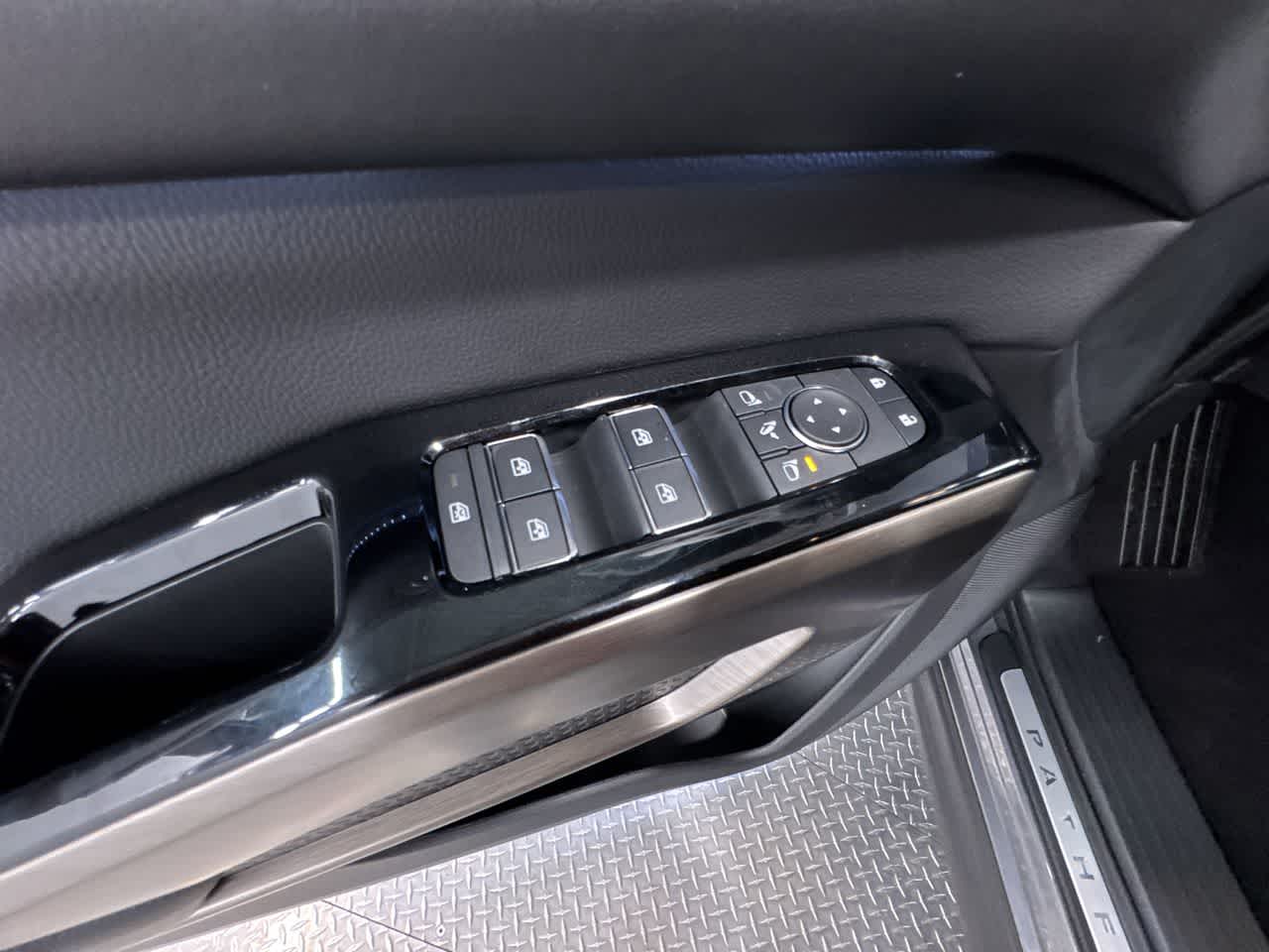 new 2025 Nissan Pathfinder car, priced at $44,086