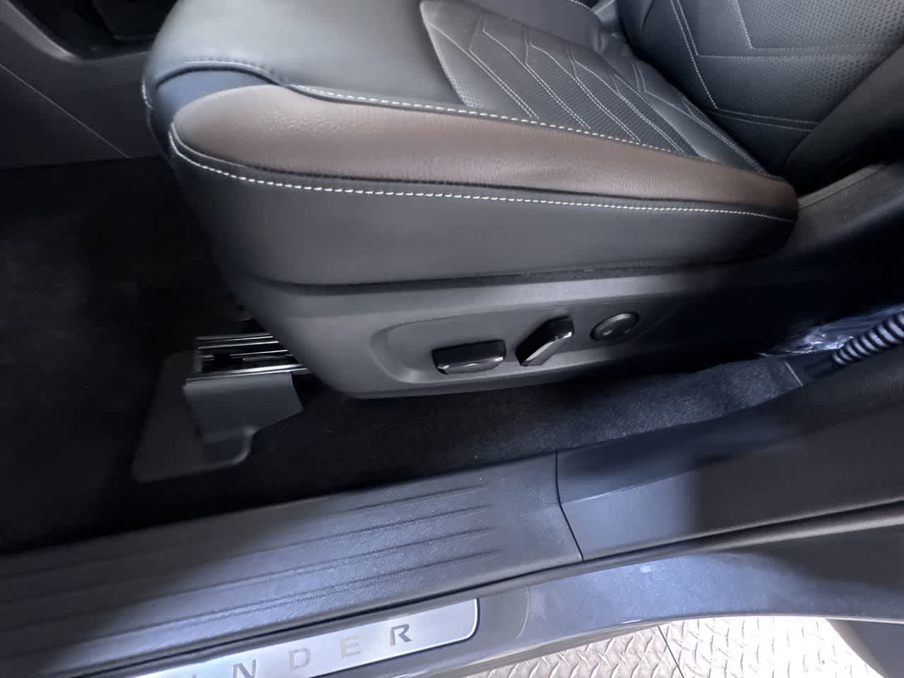 new 2025 Nissan Pathfinder car, priced at $44,086