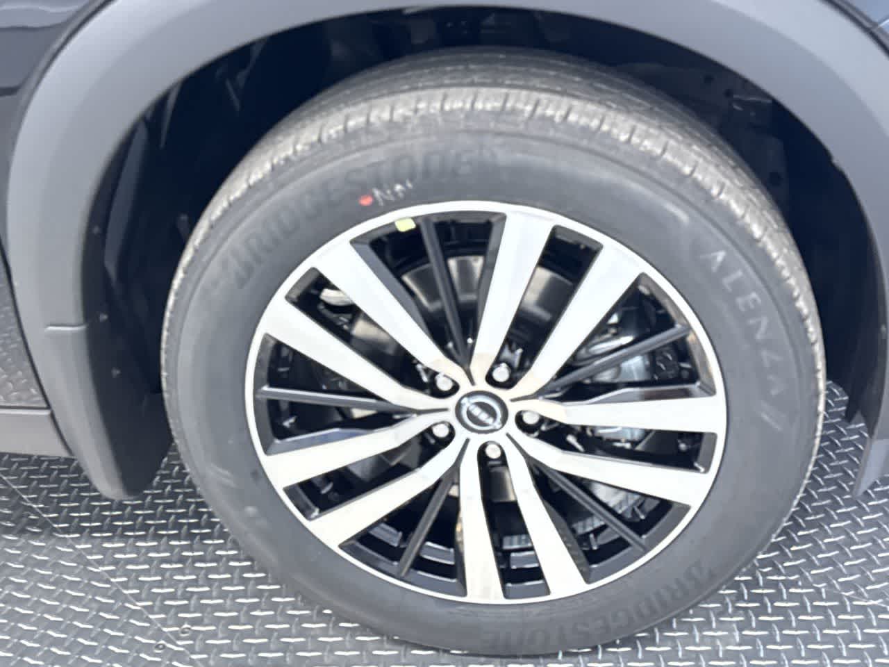 new 2025 Nissan Pathfinder car, priced at $46,199