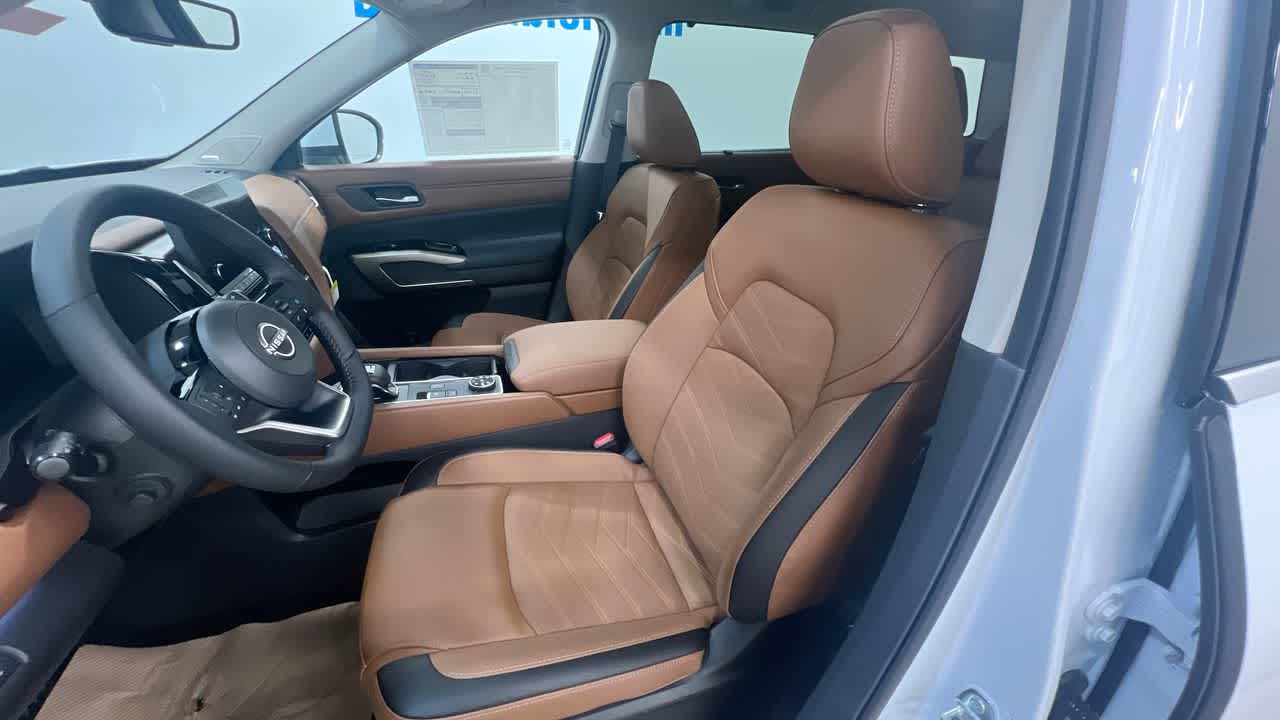new 2025 Nissan Pathfinder car, priced at $50,078