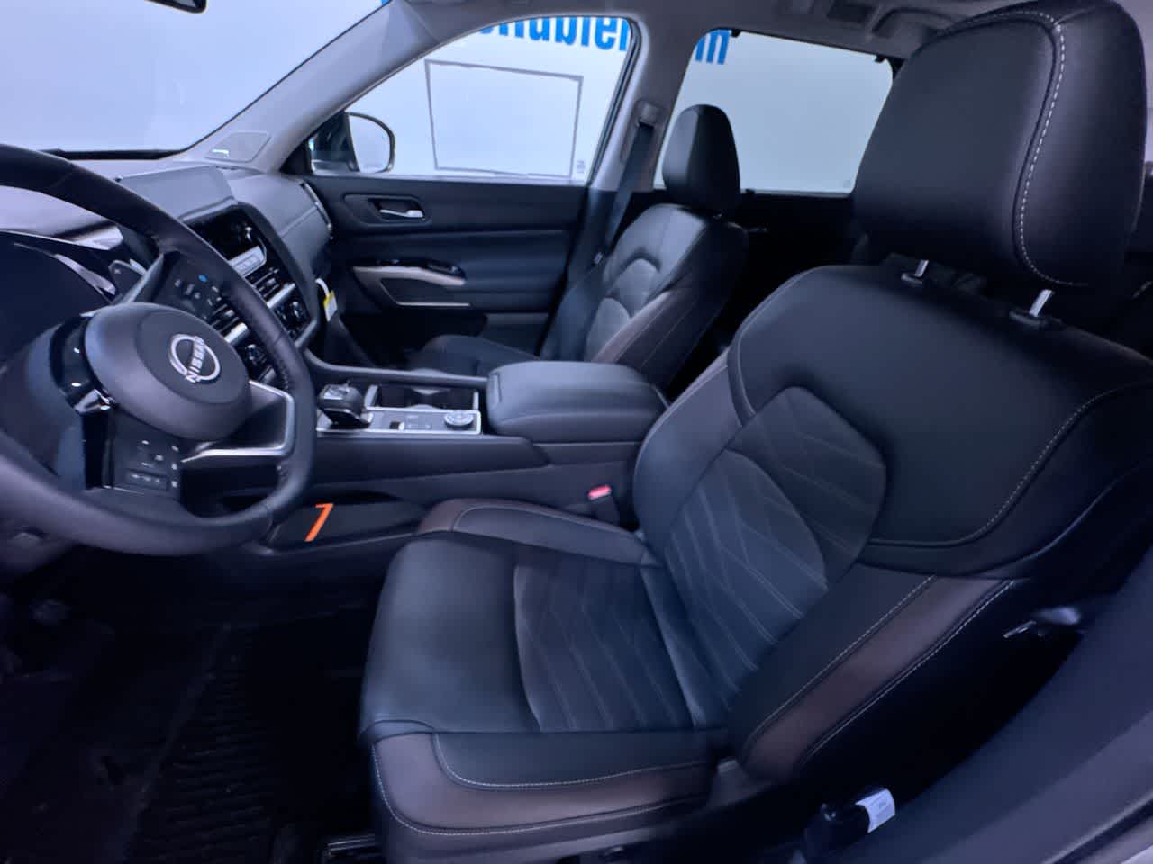 new 2025 Nissan Pathfinder car, priced at $45,812