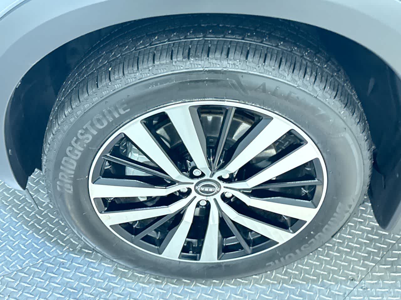 new 2025 Nissan Pathfinder car, priced at $45,812