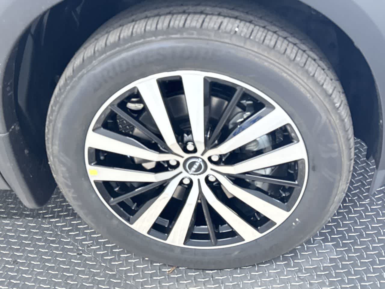 new 2025 Nissan Pathfinder car, priced at $44,718