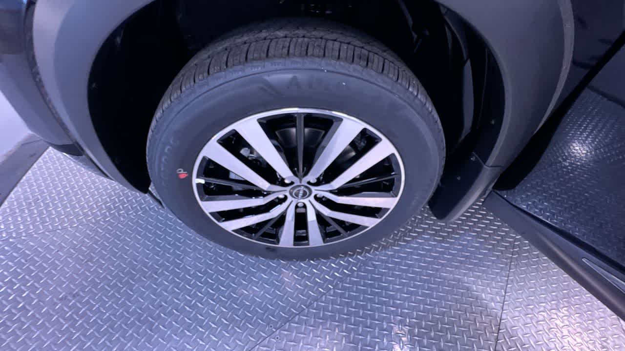 new 2025 Nissan Pathfinder car, priced at $44,293