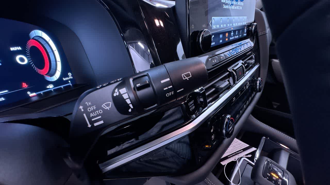 new 2025 Nissan Pathfinder car, priced at $44,408