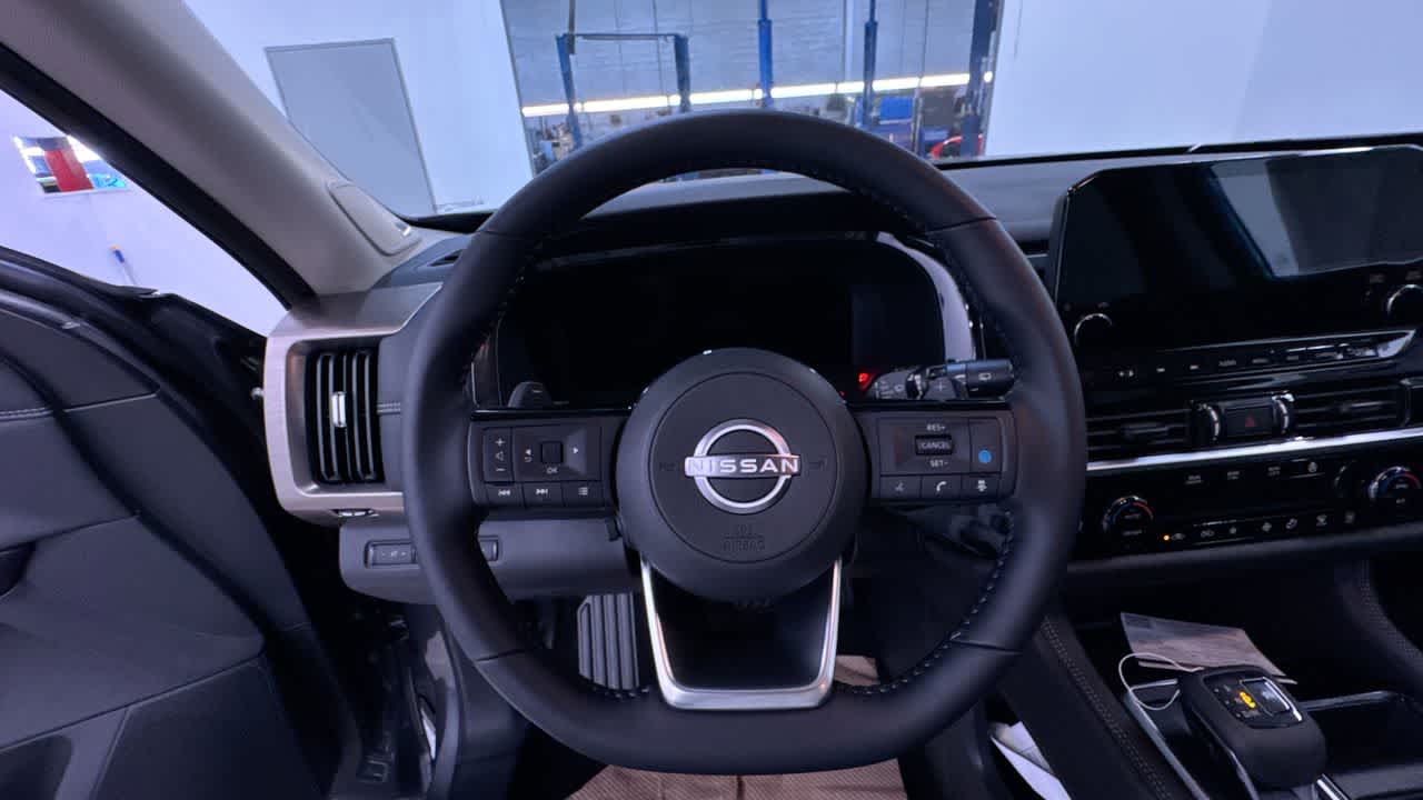 new 2025 Nissan Pathfinder car, priced at $44,408