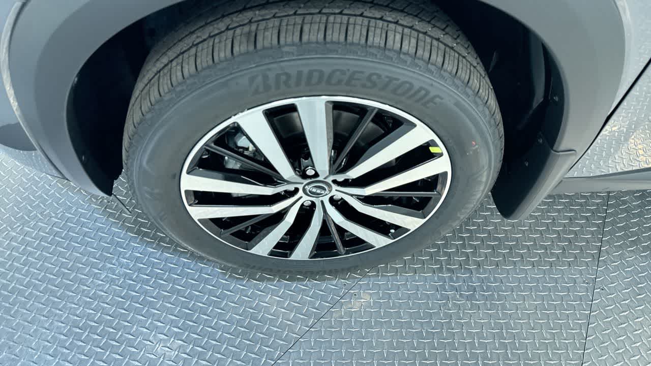 new 2025 Nissan Pathfinder car, priced at $44,408