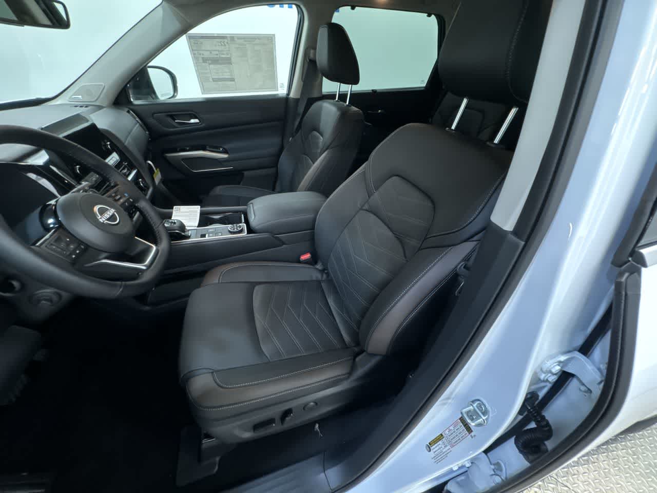 new 2025 Nissan Pathfinder car, priced at $51,052