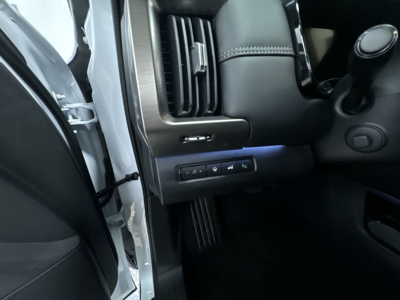 new 2025 Nissan Pathfinder car, priced at $51,052