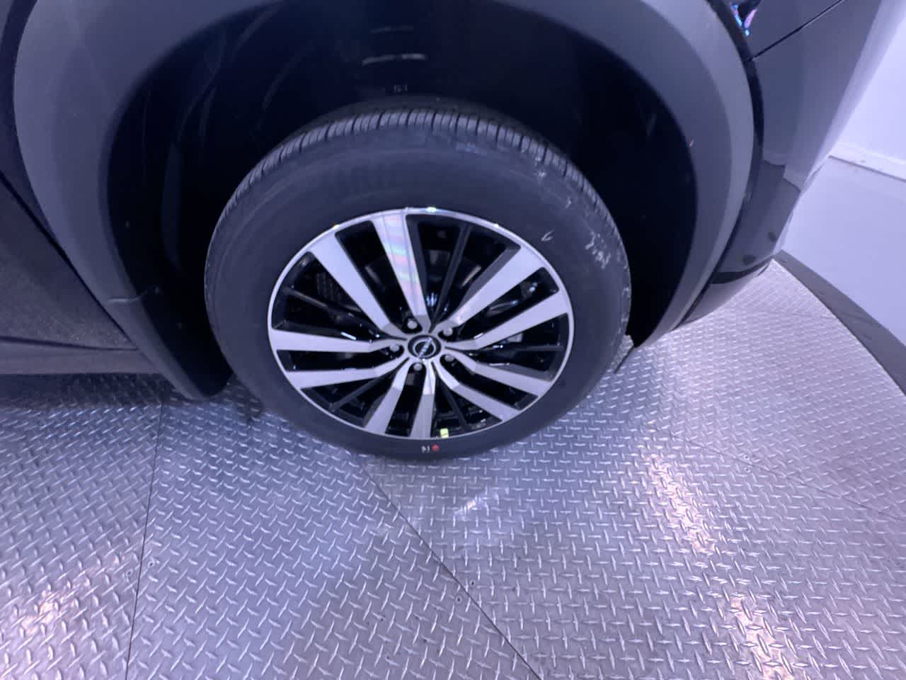 new 2025 Nissan Pathfinder car, priced at $49,808