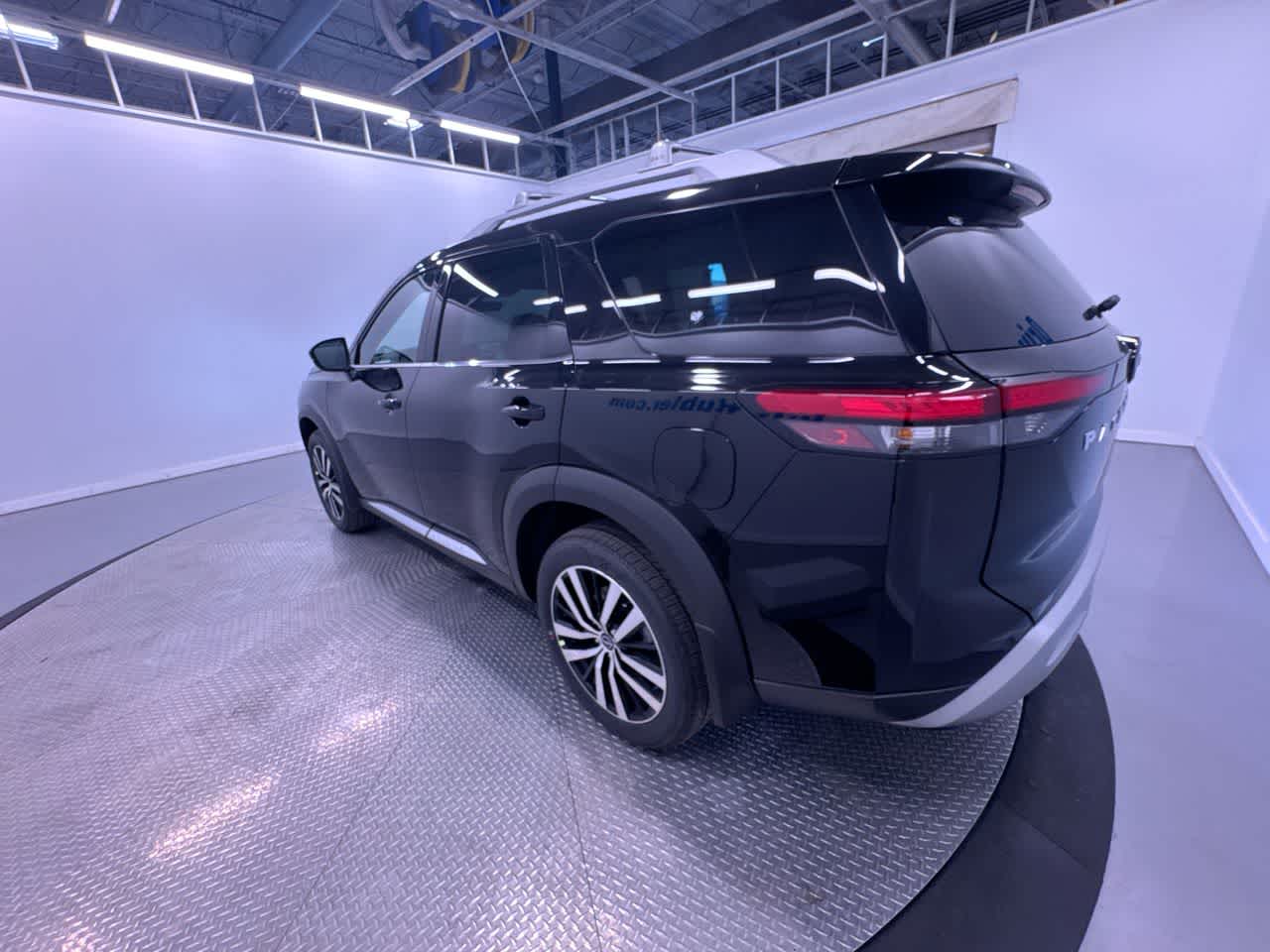 new 2025 Nissan Pathfinder car, priced at $49,808