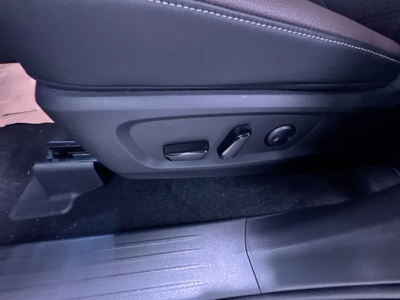 new 2025 Nissan Pathfinder car, priced at $49,808