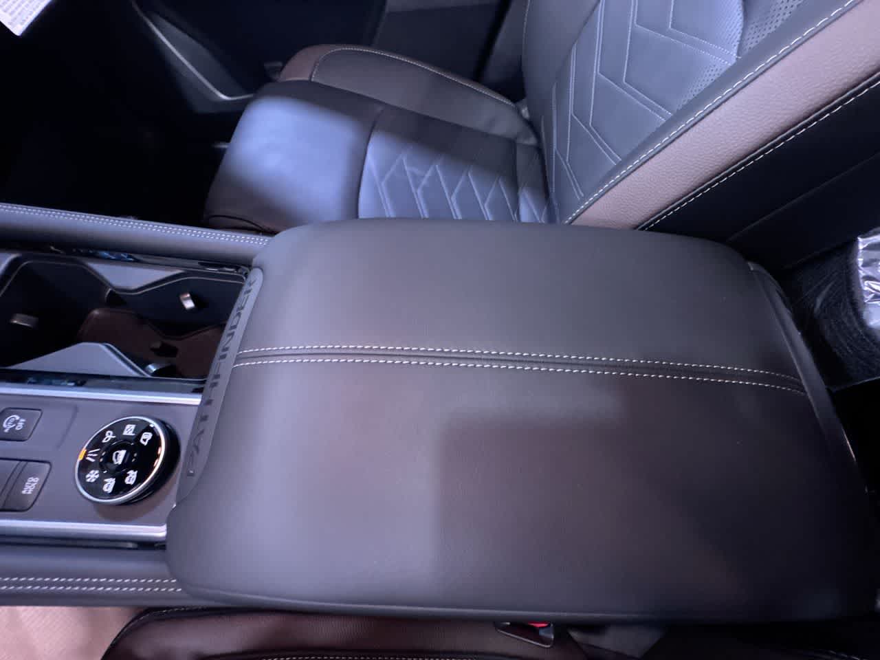 new 2025 Nissan Pathfinder car, priced at $49,808