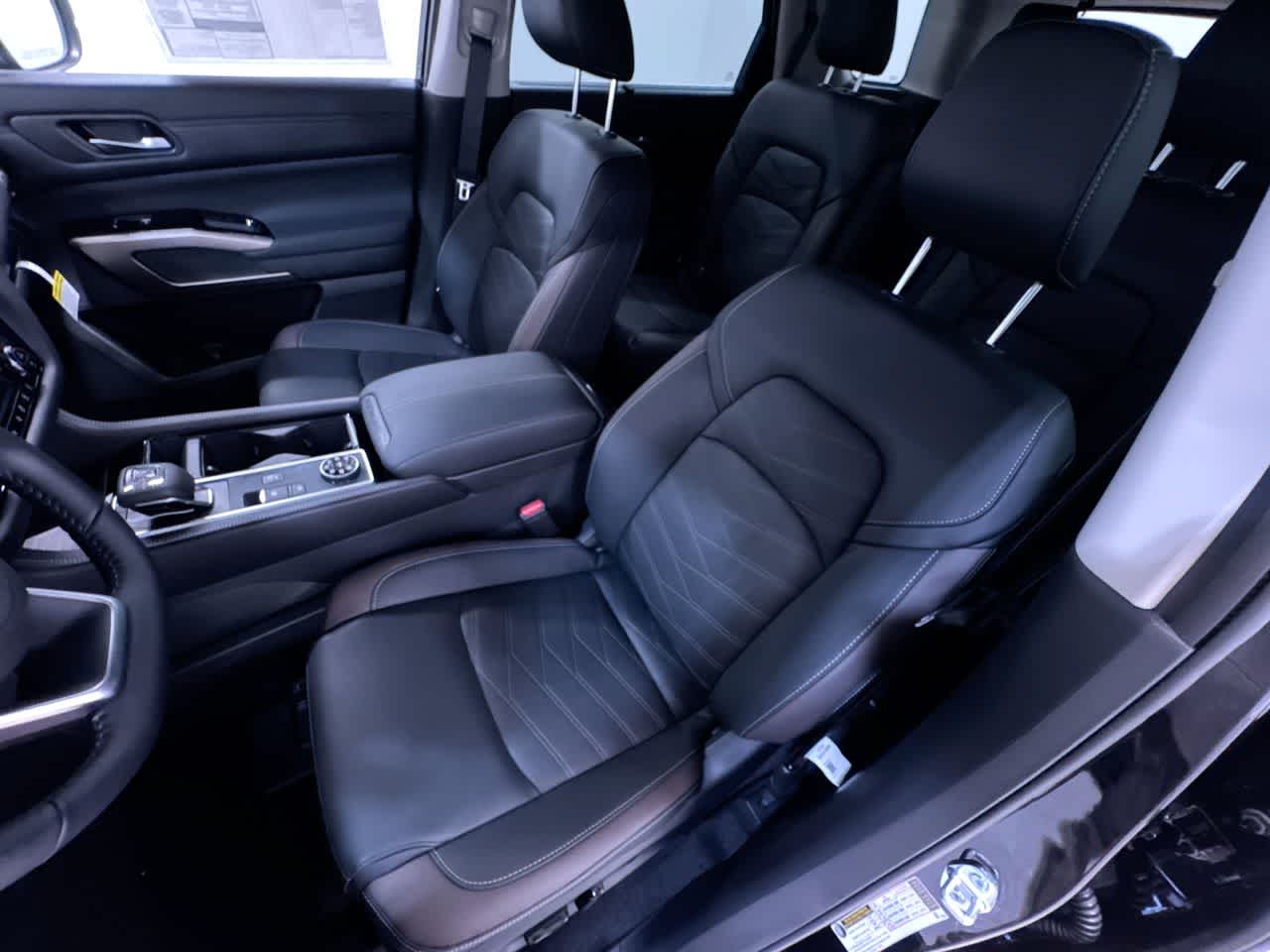 new 2025 Nissan Pathfinder car, priced at $45,382