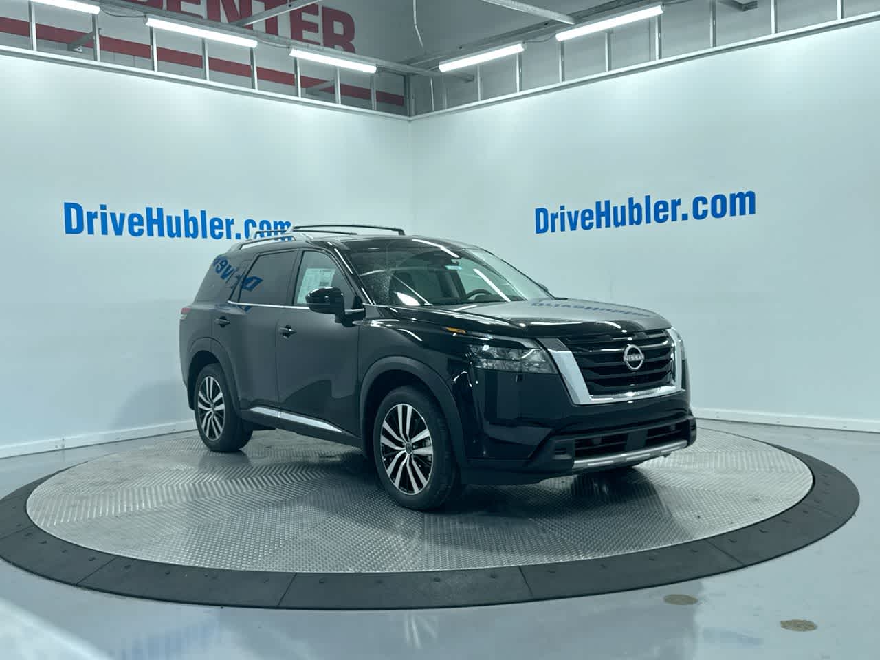 new 2025 Nissan Pathfinder car, priced at $45,382