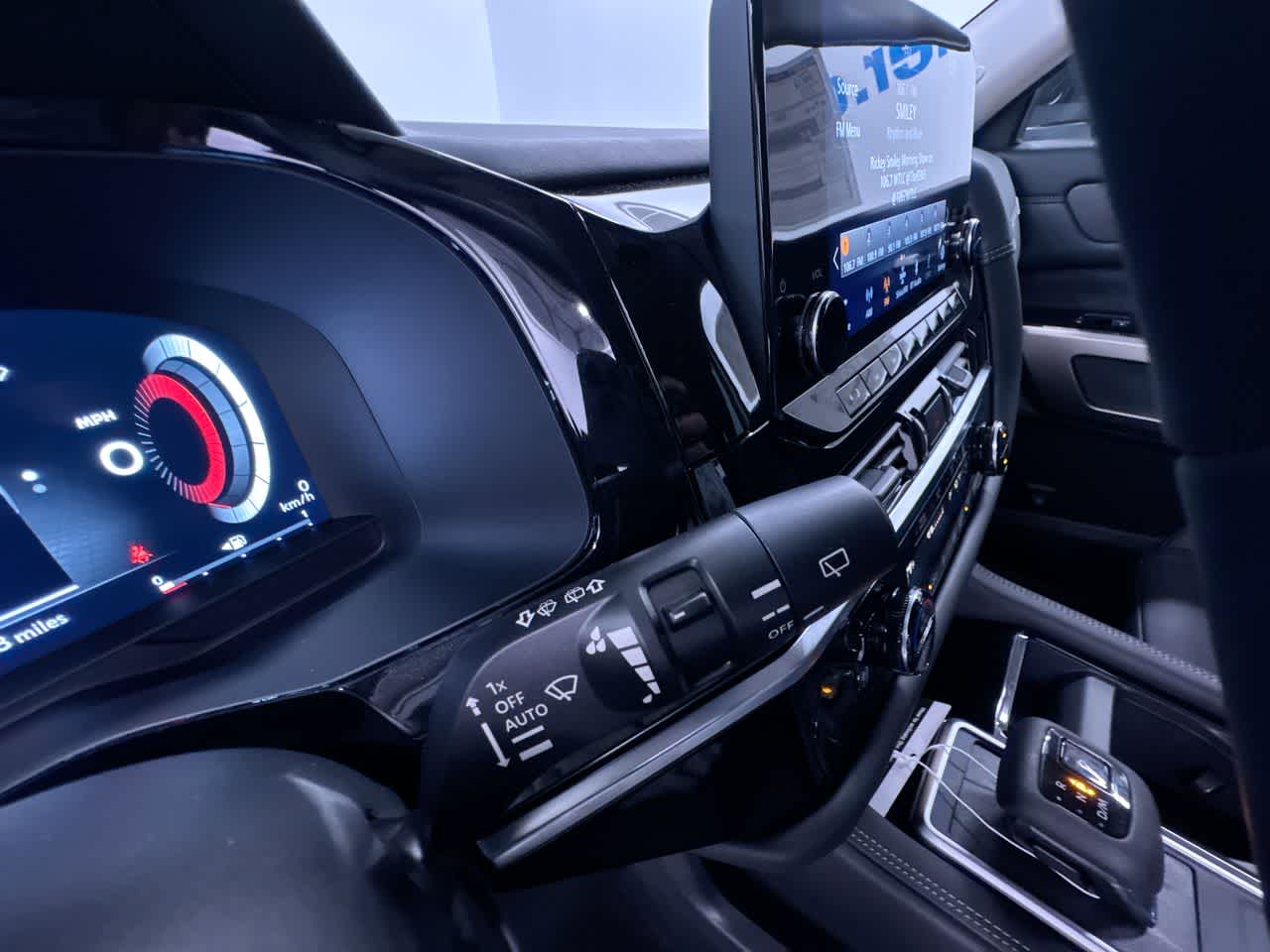 new 2025 Nissan Pathfinder car, priced at $45,382