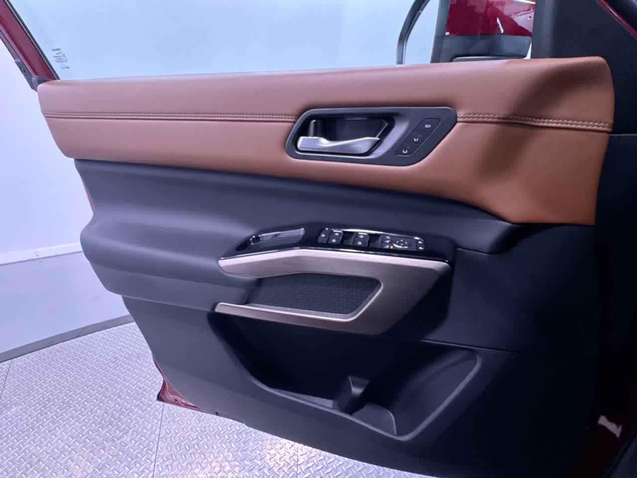 new 2025 Nissan Pathfinder car, priced at $45,198