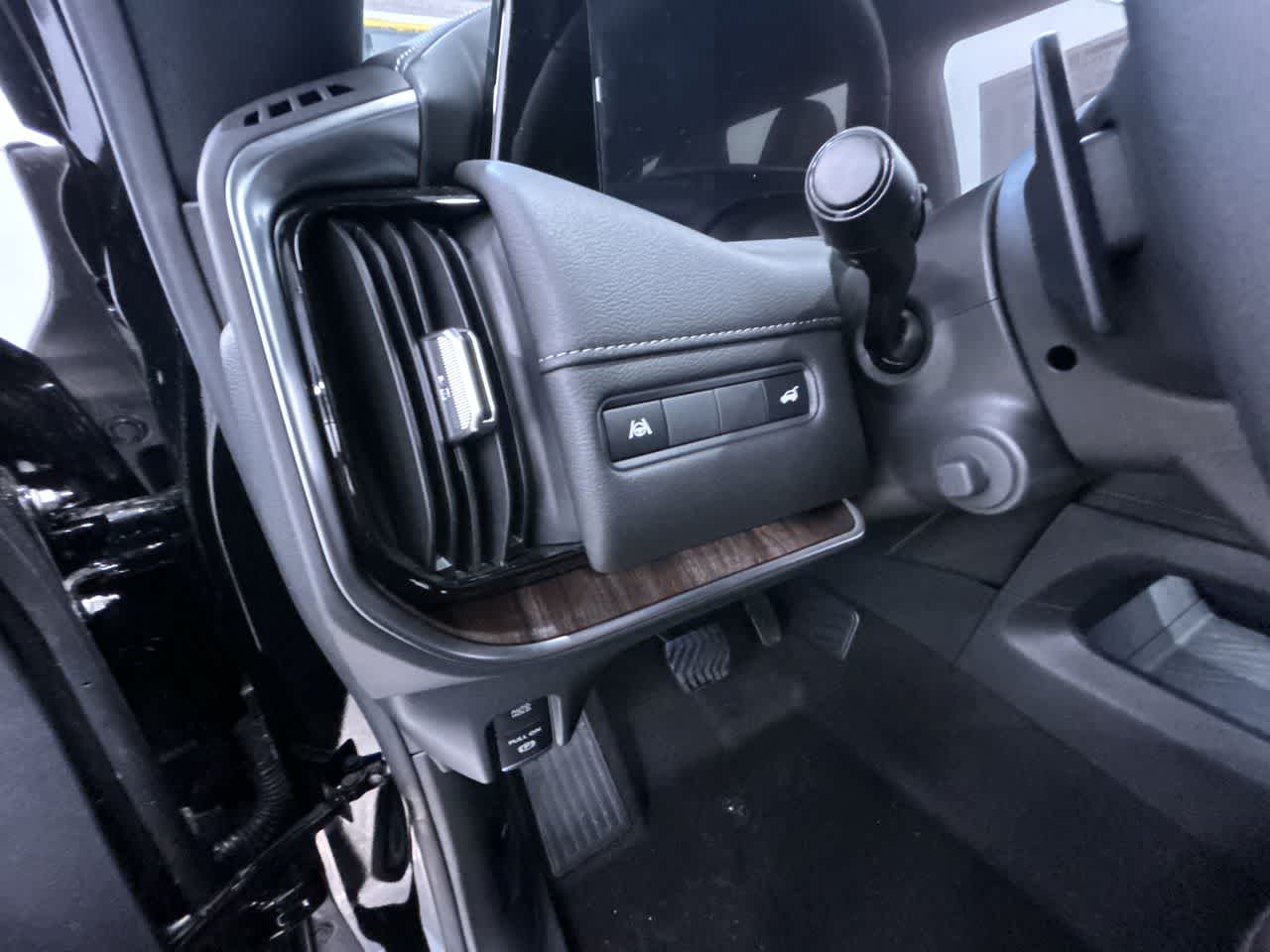 new 2025 Nissan Armada car, priced at $71,872