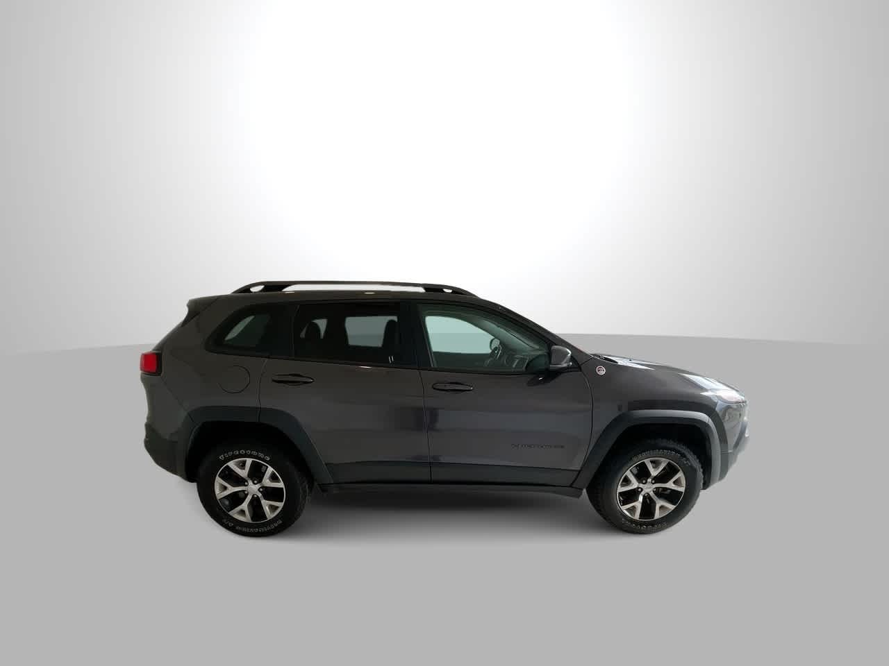 used 2018 Jeep Cherokee car, priced at $21,623