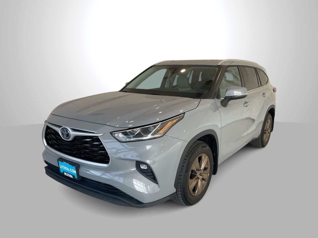 used 2022 Toyota Highlander car, priced at $36,858