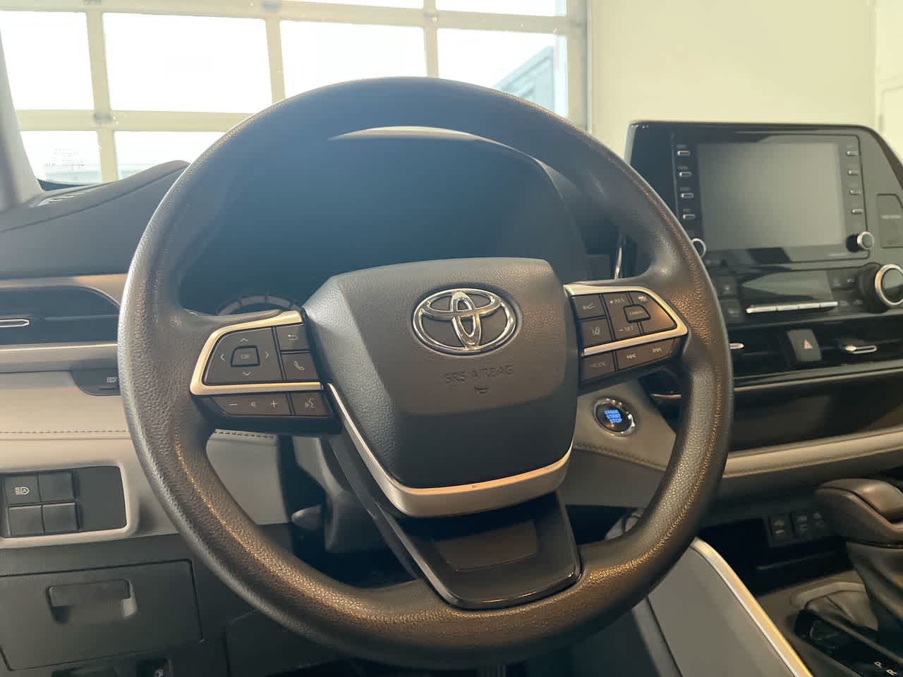 used 2022 Toyota Highlander car, priced at $30,489